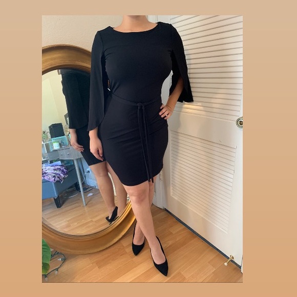 Black dress - Picture 1 of 5